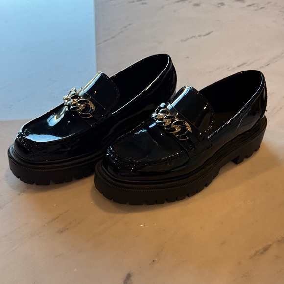 Aldo Glossy Black Loafers with Chain Accent - Picture 2 of 5